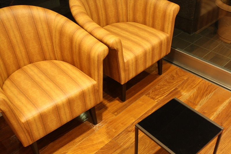 ショートヘアの女性